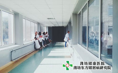 银屑病的症状表现有哪些?应该如何护理?