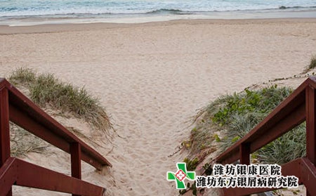 脸上牛皮肤癣的症状图片的早期图片