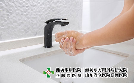 摄图网_501356052_男性卫生间洗手（企业商用）护理