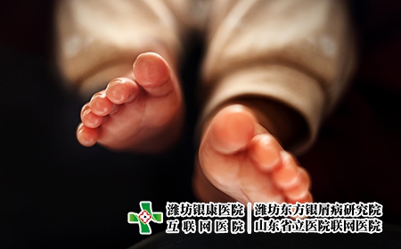 摄图网_500712881_婴儿粉嫩光滑的小脚（企业商用）