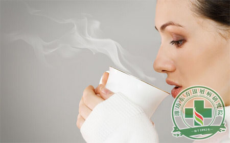 银屑病患者多喝茶有益 