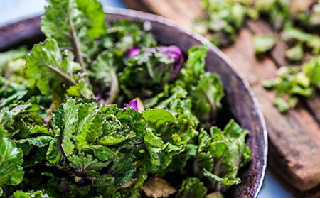 银皮肤癣饮食食物_菠菜、羽衣甘蓝和其他深色绿叶蔬菜