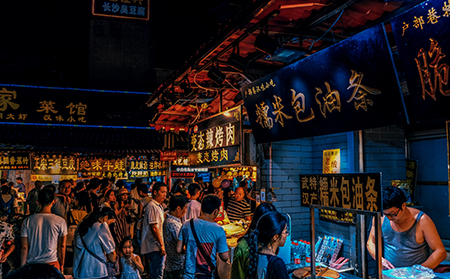 银屑病癣要避免在睡前吃宵夜，避免睡眠不安。